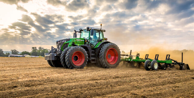 Fendt tractor