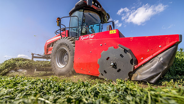 9300 Header series disc headers close up combining green field